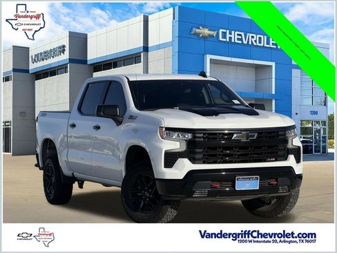 Used 2024 Chevrolet Silverado 1500 LT Trail Boss w/ Convenience Package II AWD/4WD image 1