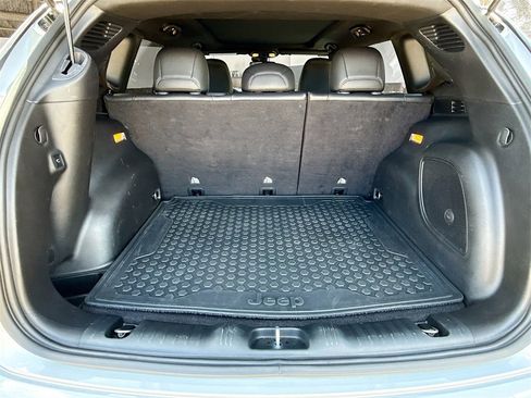 Used 2025 Jeep Compass Latitude w/ Sun & Sound Group image 30