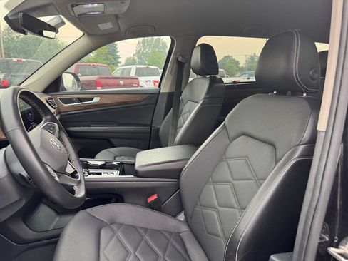 Used 2024 Volkswagen Atlas SE AWD/4WD image 10