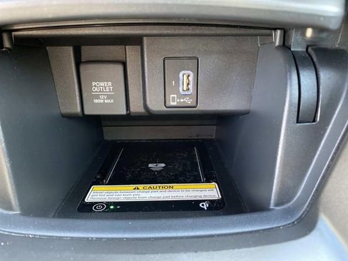 Used 2018 Honda Accord Touring image 15
