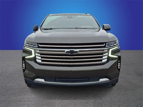 Used 2021 Chevrolet Suburban High Country w/ Premium Package image 2