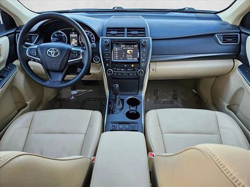 Used 2015 Toyota Camry XLE w/ Moonroof Package image 18