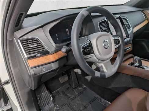 Used 2023 Volvo XC90 B6 Plus w/ Protection Package Premier image 10