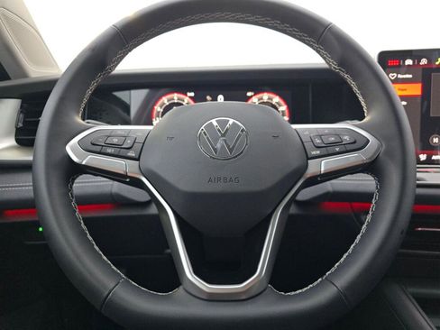 New 2026 Volkswagen Tiguan SE image 21