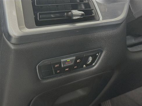 Used 2023 BMW X7 xDrive40i image 14