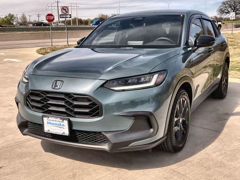 Used 2024 Honda HR-V Sport image 2