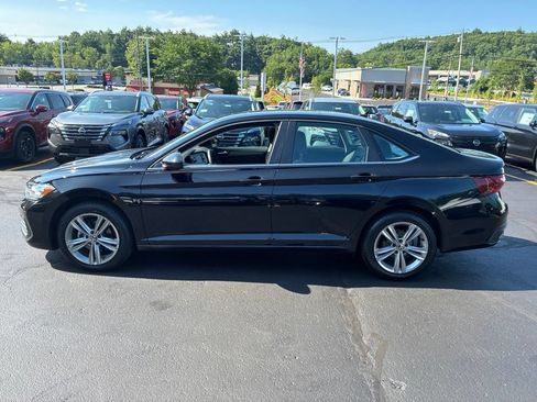 Used 2022 Volkswagen Jetta SE FWD image 4
