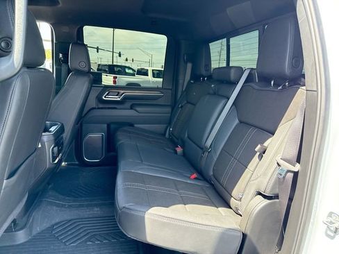 Used 2025 Chevrolet Silverado 2500 High Country w/ Technology Package AWD/4WD image 23