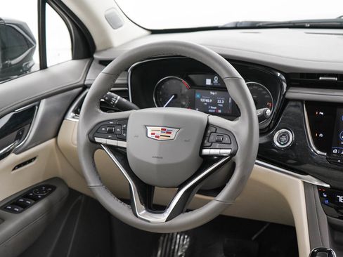 Used 2022 Cadillac XT6 Premium Luxury AWD/4WD image 15