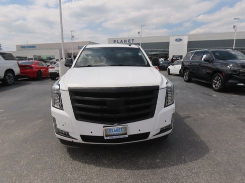 Used 2017 Cadillac Escalade ESV 2WD image 5