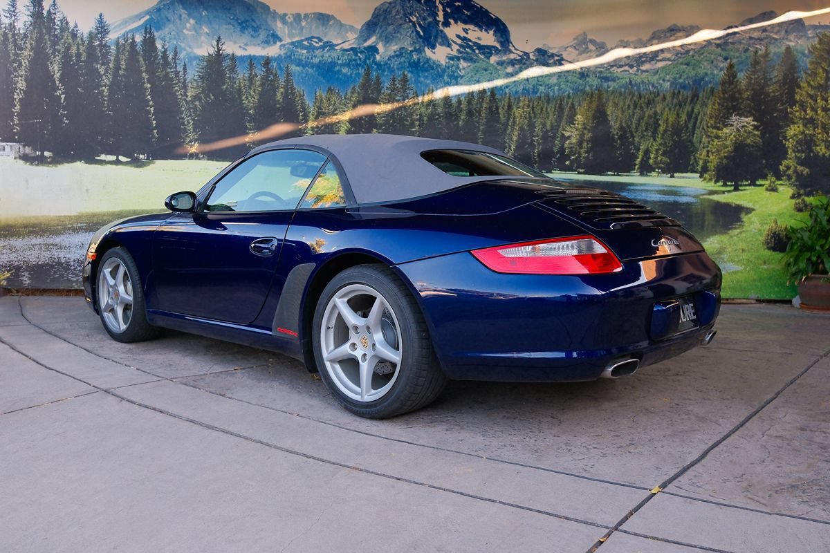 Used 2006 Porsche 911 Carrera RWD image 4