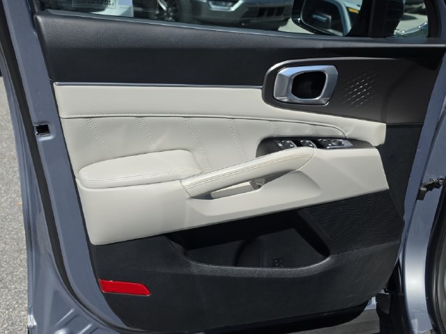 Certified 2023 Kia Sorento SX FWD image 18