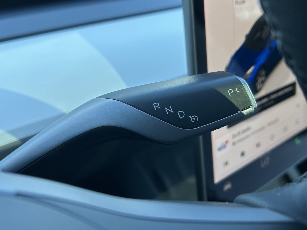 Used 2023 Tesla Model Y AWD image 29