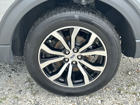 Used 2025 Ford Explorer ST-Line AWD/4WD image 19