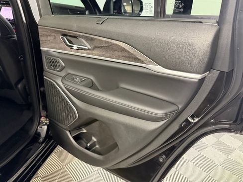 Used 2025 Jeep Grand Cherokee Limited 4xe image 30