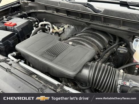 Used 2025 Chevrolet Suburban Z71 AWD/4WD image 34