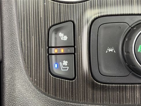 Used 2023 GMC Acadia SLT w/ Technology Package AWD/4WD image 31