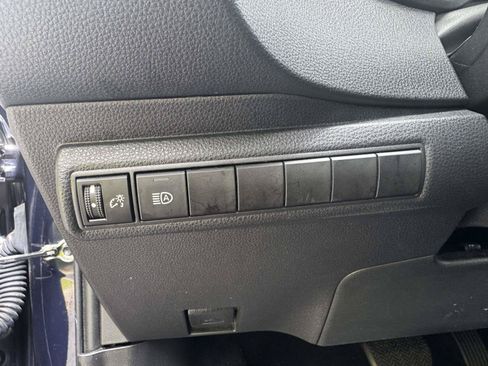 Used 2022 Toyota Corolla LE FWD image 19