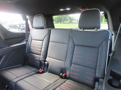 New 2026 GMC Yukon AT4 Ultimate AWD/4WD image 13