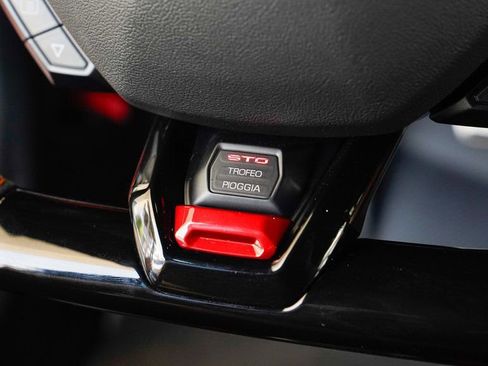 Used 2022 Lamborghini Huracan STO image 57