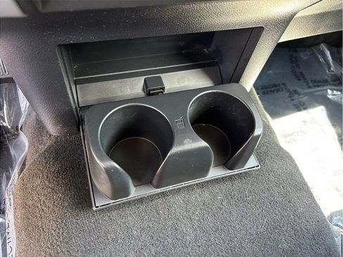 Used 2019 Nissan Titan SV RWD image 26