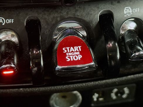 Used 2017 MINI Cooper Clubman ALL4 image 20