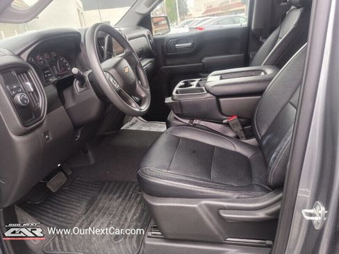 Used 2020 Chevrolet Silverado 1500 Custom w/ Custom Value Package image 11