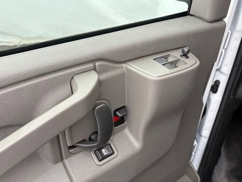 New 2026 Chevrolet Express 2500 RWD image 19