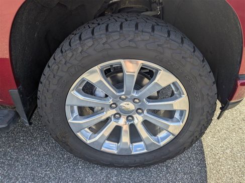 Used 2021 Chevrolet Silverado 1500 High Country w/ Technology Package image 11