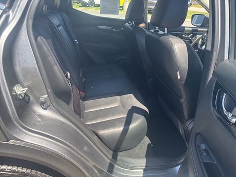 Used 2018 Nissan Rogue Sport SL AWD/4WD image 32