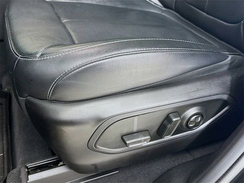 Used 2022 Jeep Grand Cherokee L Limited w/ Luxury Tech Group II image 24