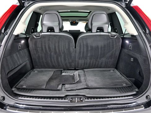 Used 2020 Volvo XC90 T5 Momentum w/ Protection Package Premier AWD/4WD image 34