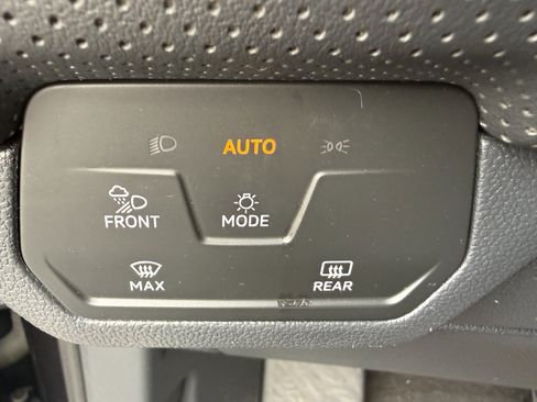 Used 2024 Volkswagen Atlas Cross Sport SE AWD/4WD image 14
