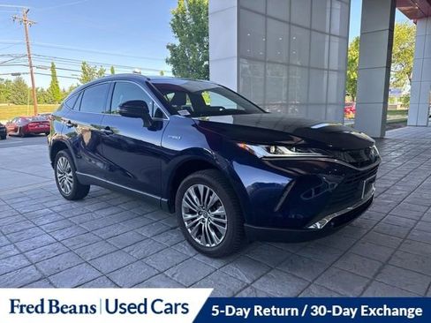 Used 2021 Toyota Venza XLE w/ Softex Package AWD/4WD image 2