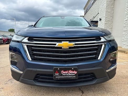 Used 2023 Chevrolet Traverse LT w/ LPO, Floor Liner Package FWD image 2
