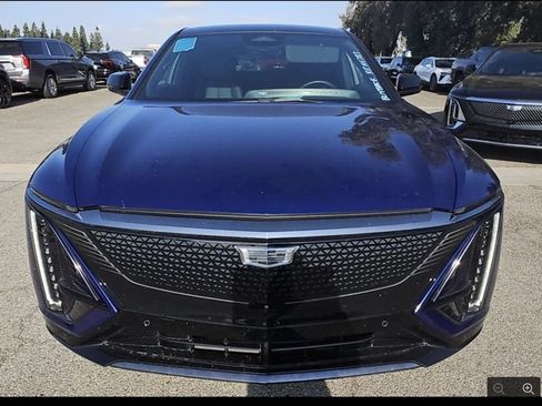 Used 2024 Cadillac Lyriq Sport AWD/4WD image 5