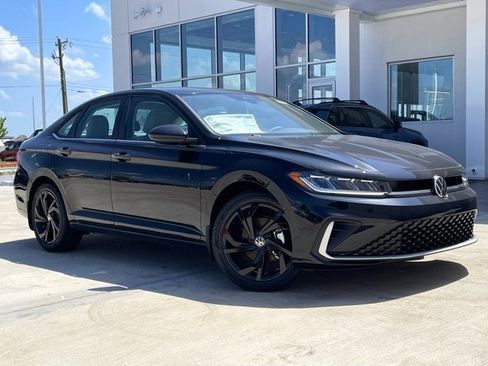 New 2025 Volkswagen Jetta SE image 6