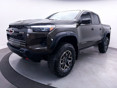 Used 2023 Chevrolet Colorado ZR2 w/ ZR2 Convenience Package III image 13