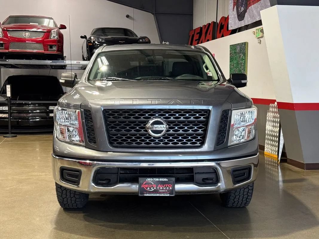 Used 2019 Nissan Titan SV AWD/4WD image 32