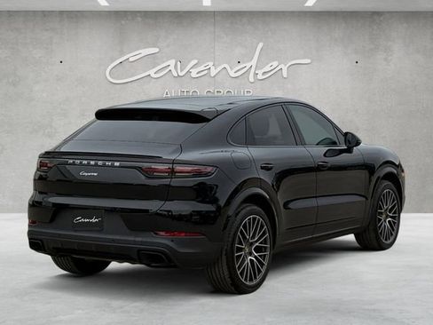 Used 2021 Porsche Cayenne Coupe AWD/4WD image 16