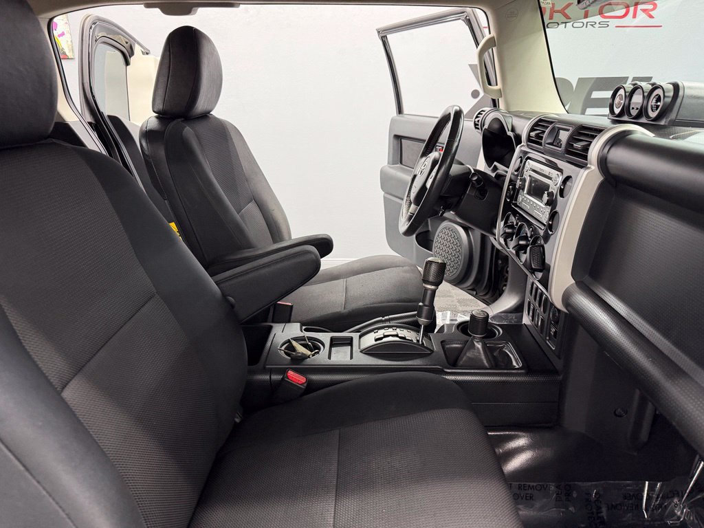 Used 2014 Toyota FJ Cruiser 4WD w/ Upgrade Package image 39
