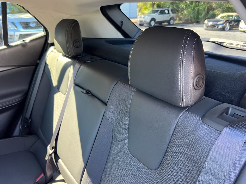Used 2023 Buick Encore GX Select w/ Sport Touring Package FWD image 16