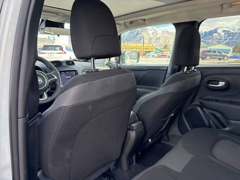 Used 2023 Jeep Renegade Latitude w/ Sun/Sound Group image 22