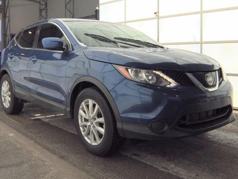 Used 2019 Nissan Rogue Sport S image 3