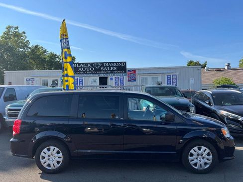 Used 2015 Dodge Grand Caravan SE w/ Quick Order Package 29E SE image 11