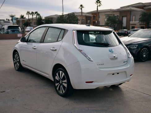 Used 2015 Nissan Leaf SV w/ LED & Quick Charge Package image 6