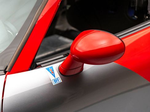 Used 2006 MAZDA MX-5 Miata Sport w/ Suspension Pkg image 16