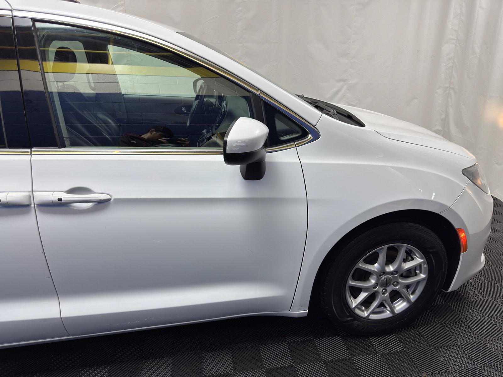 Used 2021 Chrysler Voyager Lxi FWD image 11