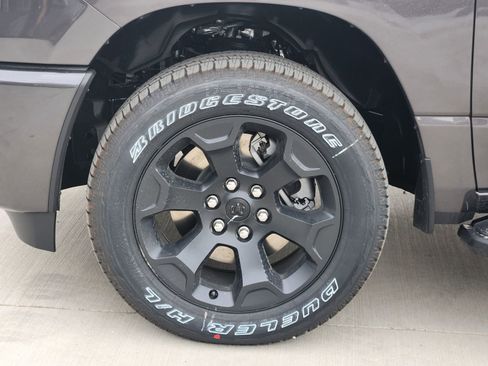 New 2026 RAM 1500 Express AWD/4WD image 11