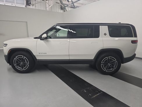 Used 2025 Rivian R1S Adventure AWD/4WD image 2